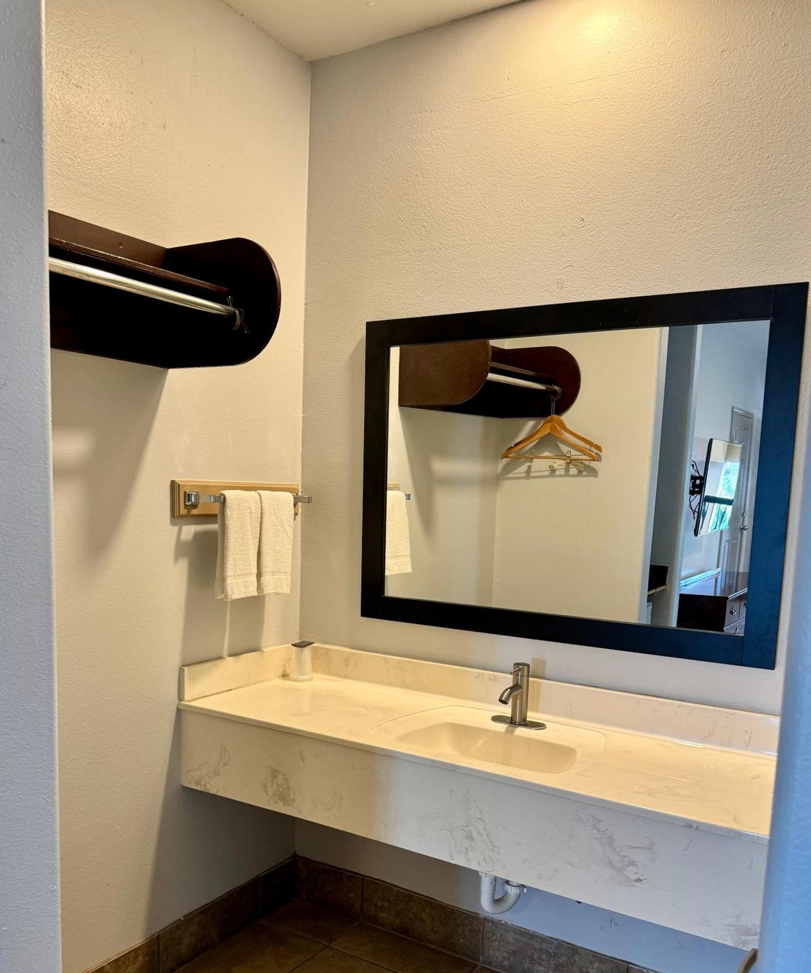 Texas Inn And Suites City Center At University Dr. Edinburg Luaran gambar