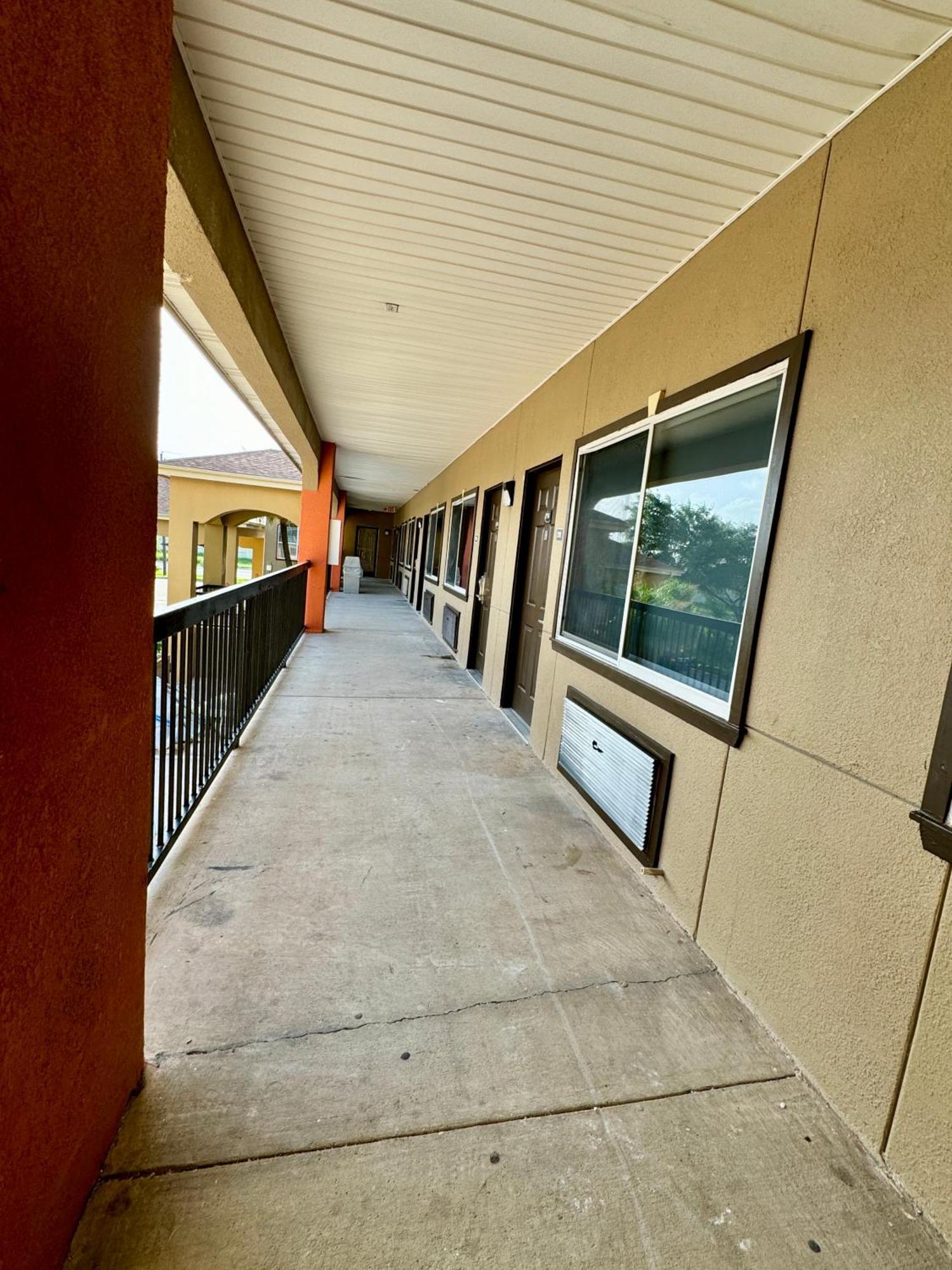 Texas Inn And Suites City Center At University Dr. Edinburg Luaran gambar